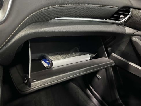 Used 2023 Chevrolet Traverse Premier image 24