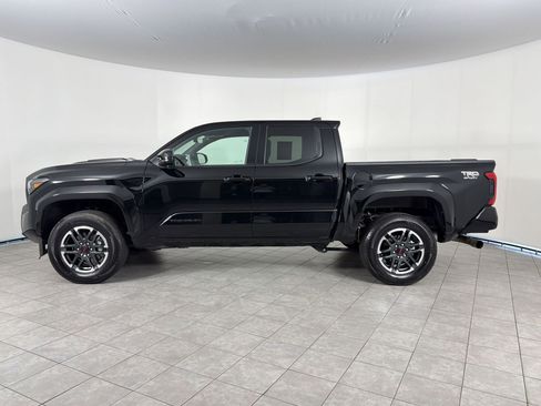 Used 2025 Toyota Tacoma TRD Sport RWD image 2