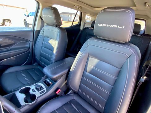 Used 2022 GMC Terrain Denali image 28