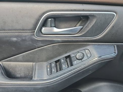 Used 2021 Nissan Rogue SV w/ Premium Package FWD image 22