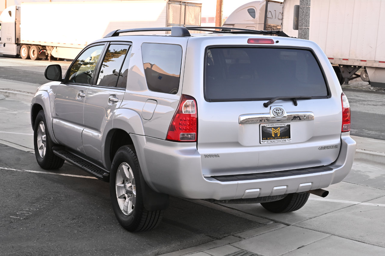Used 2008 Toyota 4Runner SR5 RWD image 4