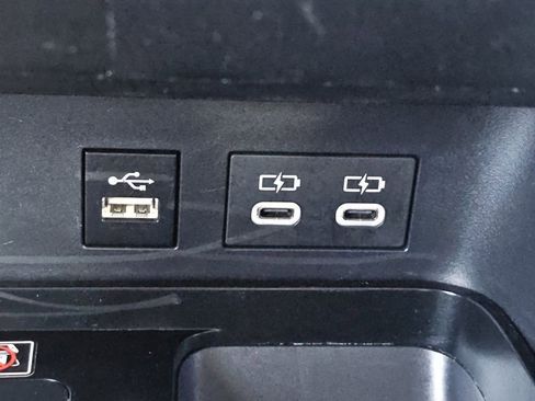 Used 2025 Toyota Camry SE FWD image 14