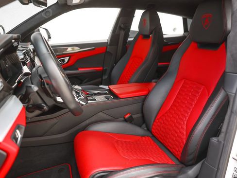 Used 2020 Lamborghini Urus AWD/4WD image 32