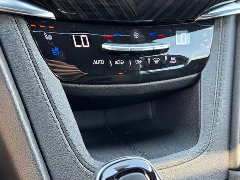 Certified 2023 Cadillac XT6 Premium Luxury FWD image 31