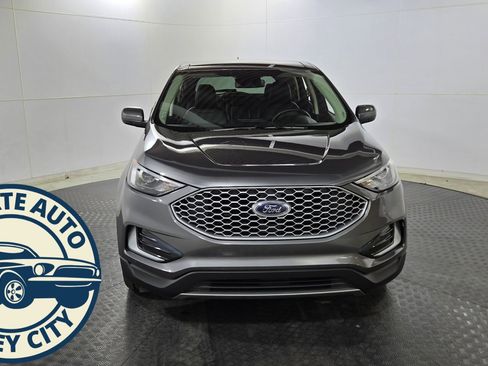 Used 2024 Ford Edge SEL image 2