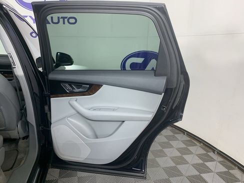 Used 2017 Audi Q7 3.0T Premium Plus image 38