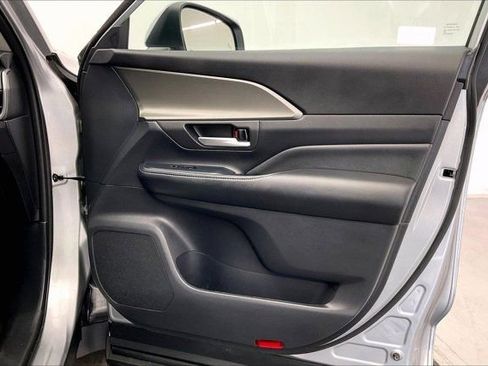 Used 2025 Toyota Grand Highlander AWD image 27