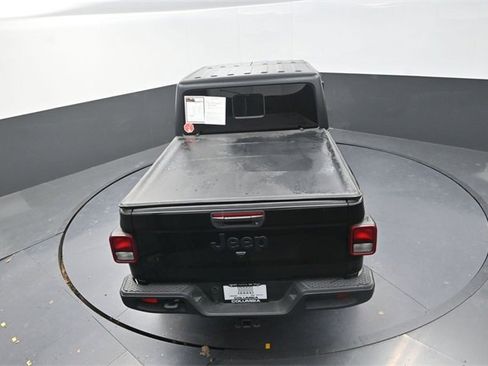 Used 2023 Jeep Gladiator Sport image 14