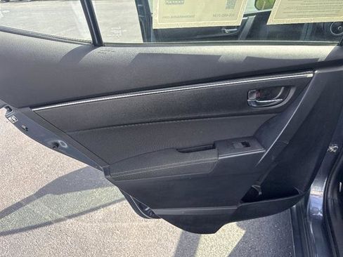 Used 2017 Toyota Corolla LE w/ Carpet Mat Package (TMS) FWD image 12