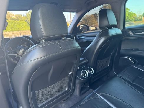 Used 2019 Alfa Romeo Stelvio RWD image 18