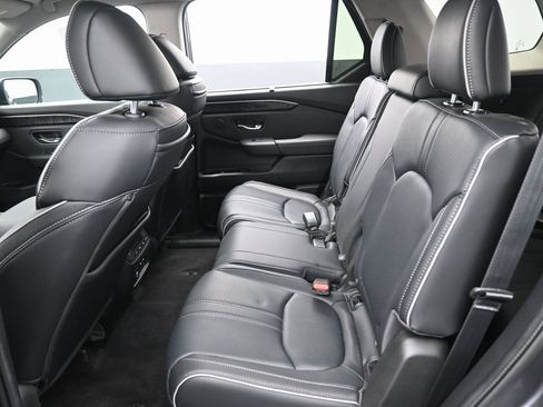 Used 2024 Honda Pilot Elite image 32