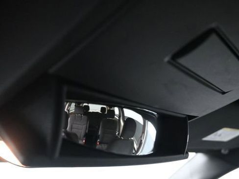 Used 2016 Dodge Grand Caravan SE image 19