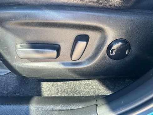 Used 2018 Toyota RAV4 Limited w/ Advanced Technology Package image 12