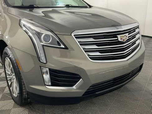 Used 2018 Cadillac XT5 Luxury w/ Driver Awareness Package image 8