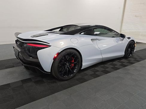 Used 2023 McLaren Artura RWD image 4