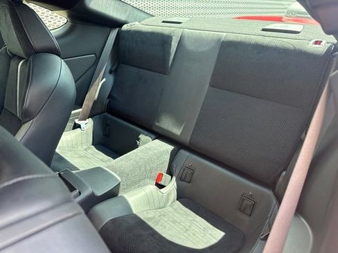 Used 2022 Toyota GR86 Premium w/ ALL Weather Mat Package (TMS) RWD image 11
