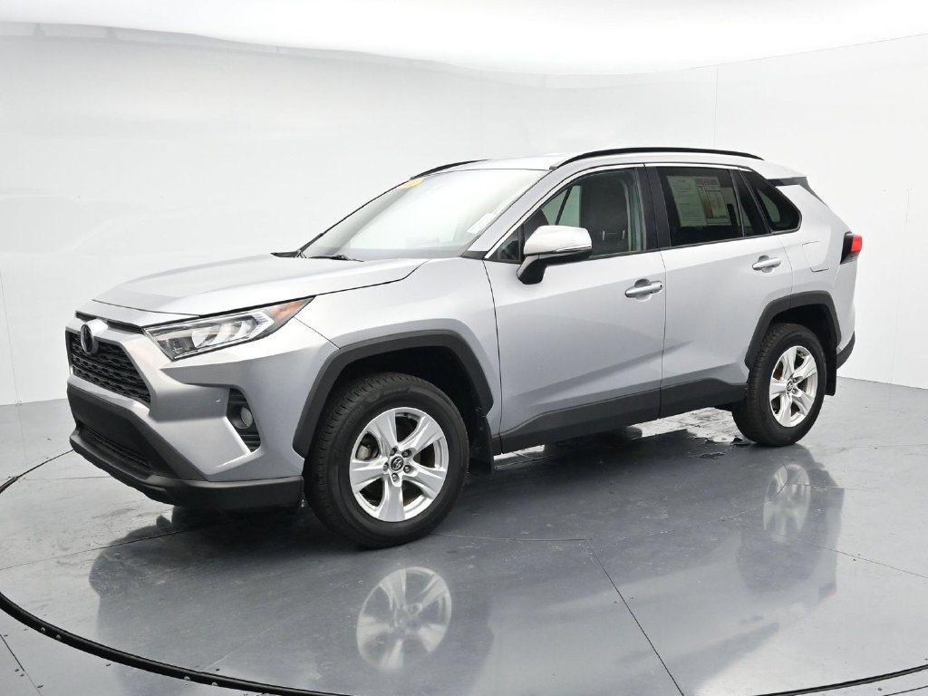 Used 2021 Toyota RAV4 XLE AWD/4WD image 4