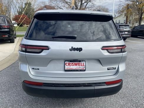New 2025 Jeep Grand Cherokee L Altitude image 6