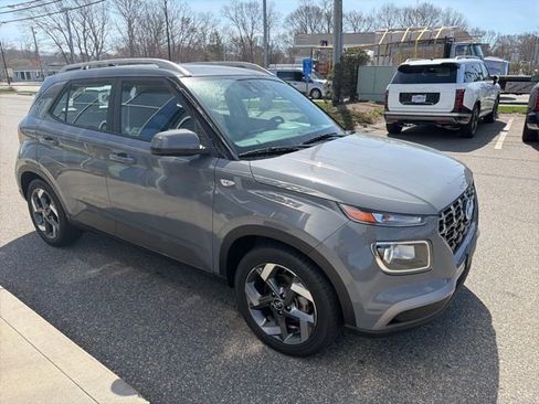 Used 2021 Hyundai Venue SEL w/ Cargo Package image 10