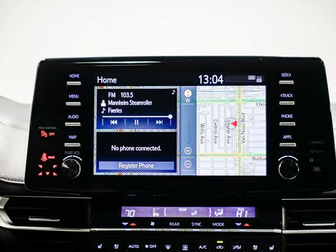 Used 2021 Toyota Sienna Limited image 16