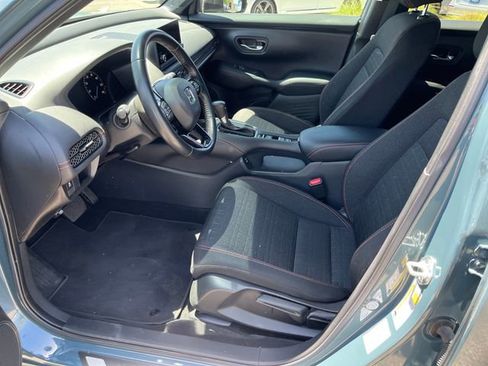 Used 2025 Honda HR-V Sport image 2