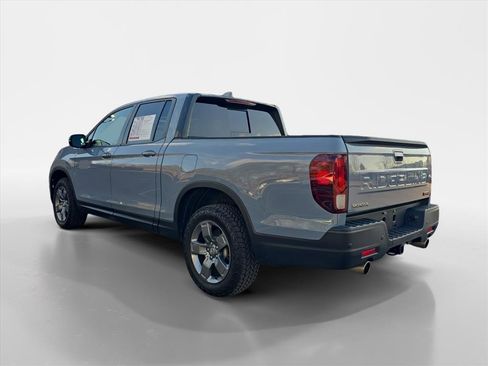 Used 2025 Honda Ridgeline TrailSport image 3