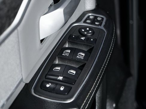 Used 2023 RAM 2500 Big Horn w/ Level 1 Equipment Group image 16