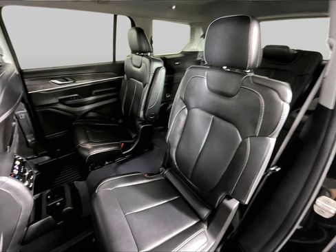 Used 2023 Jeep Grand Cherokee L Limited RWD image 18