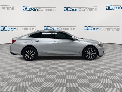 Used 2017 Chevrolet Malibu LT image 9