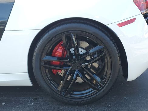 Used 2015 Audi R8 V10 w/ Full Leather Package image 34