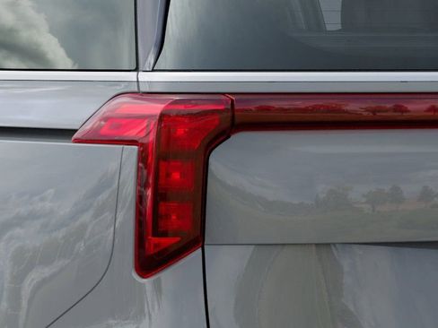 New 2026 Kia Carnival EX FWD image 11