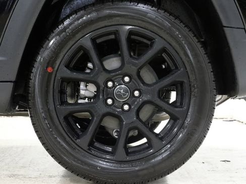 New 2026 Jeep Compass Latitude image 9