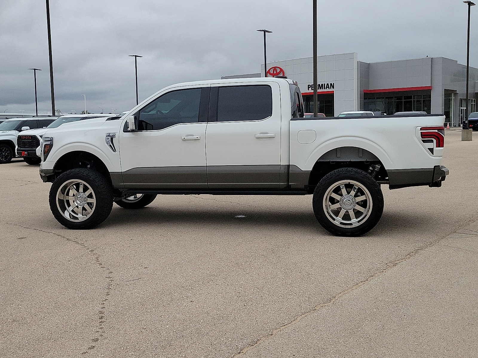 Used 2025 Ford F150 King Ranch w/ FX4 Off-Road Package AWD/4WD image 2