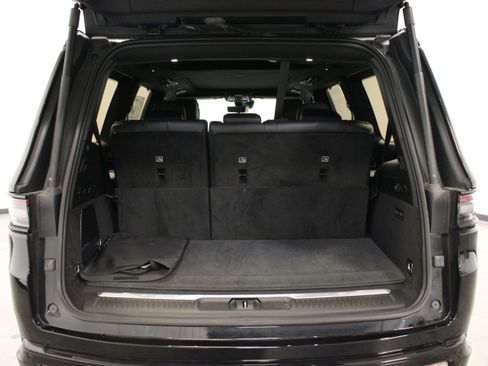 Used 2023 Jeep Grand Wagoneer Series II w/ Quick Order Packagew 28T AWD/4WD image 14