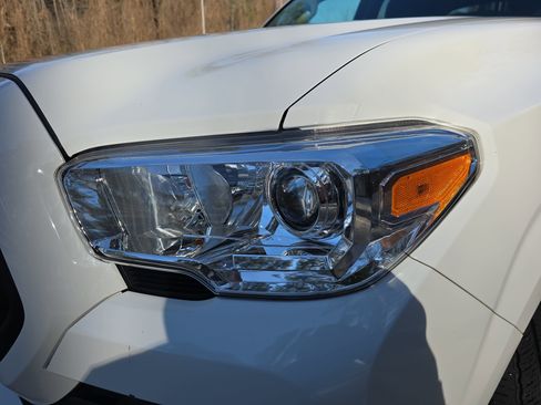 Used 2022 Toyota Tacoma SR w/ SR Convenience Package image 33