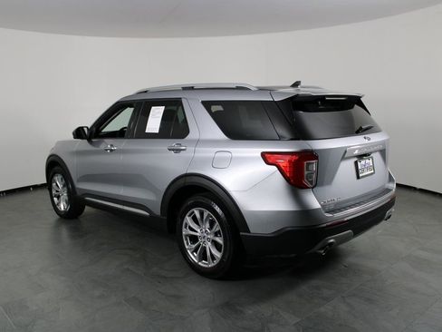 Used 2024 Ford Explorer Limited image 3