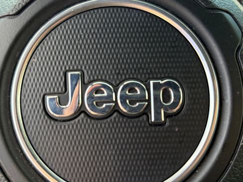 Used 2022 Jeep Wrangler Unlimited Sport AWD/4WD image 31