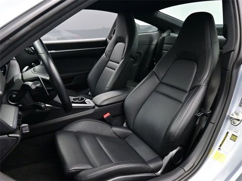 Used 2021 Porsche 911 Carrera 4 image 5