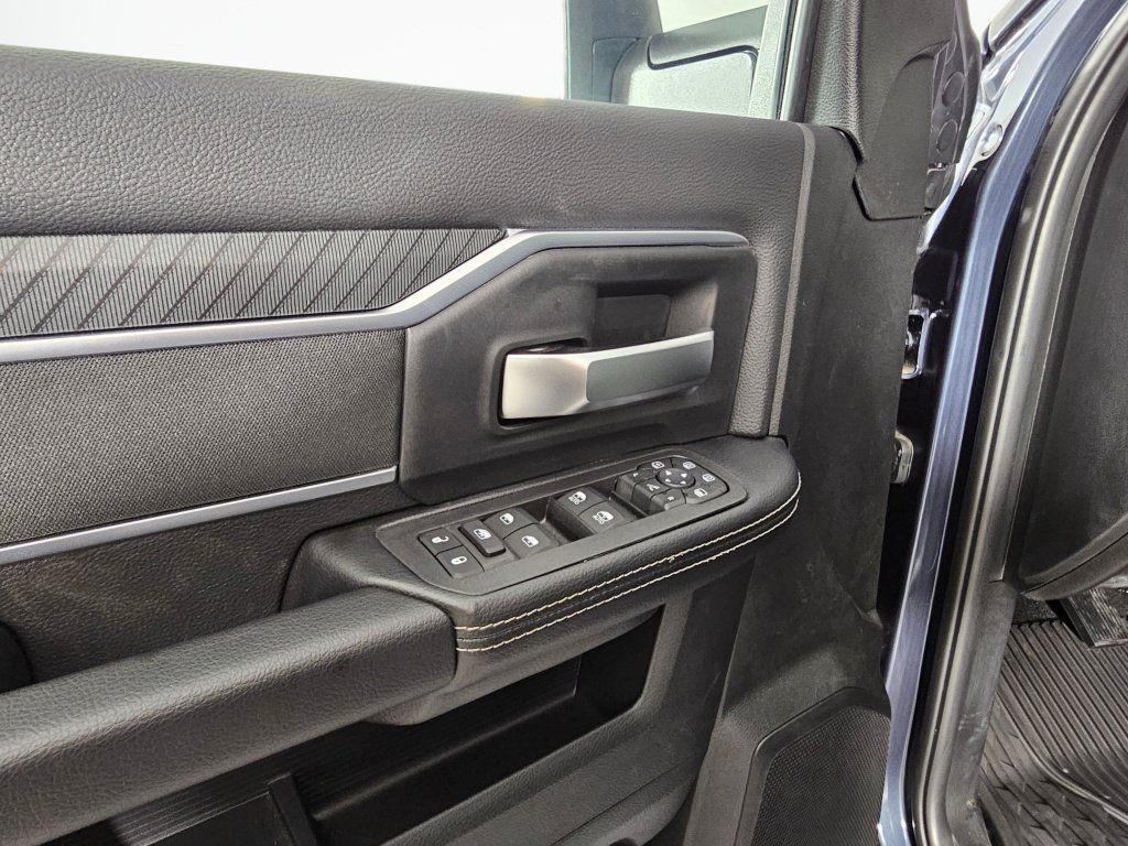 New 2026 RAM 3500 Big Horn AWD/4WD image 22