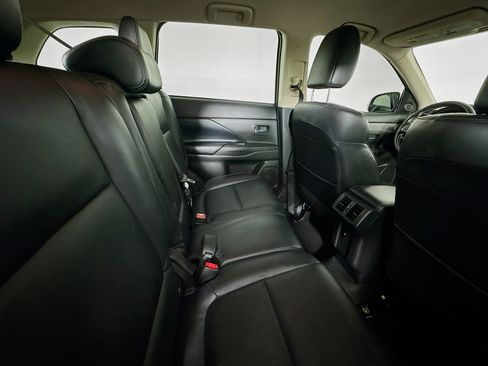 Used 2019 Mitsubishi Outlander SEL AWD/4WD image 25