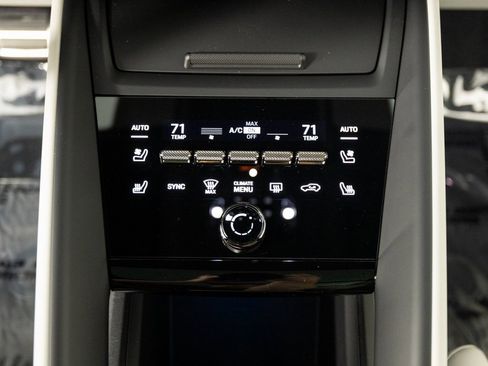 New 2025 Porsche Macan Turbo Electric image 33