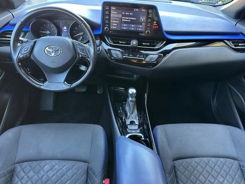 Used 2021 Toyota C-HR XLE FWD image 3