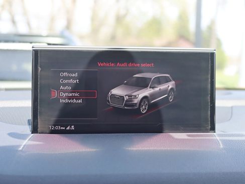Used 2018 Audi Q7 3.0T Prestige w/ Prestige Package AWD/4WD image 27