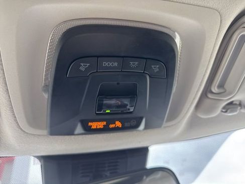 Used 2025 Toyota Corolla LE image 21