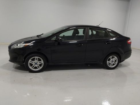 Used 2019 Ford Fiesta SE image 2