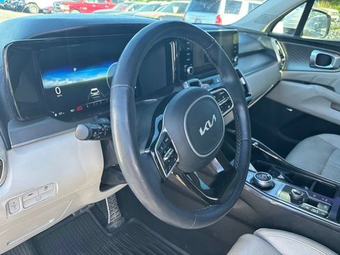 Certified 2023 Kia Sorento SX Prestige AWD/4WD image 6