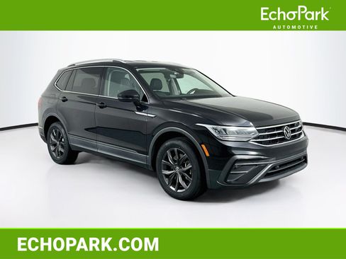 Used 2023 Volkswagen Tiguan SE FWD image 1