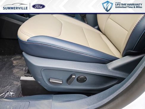 New 2026 Ford Maverick Lariat AWD/4WD image 18