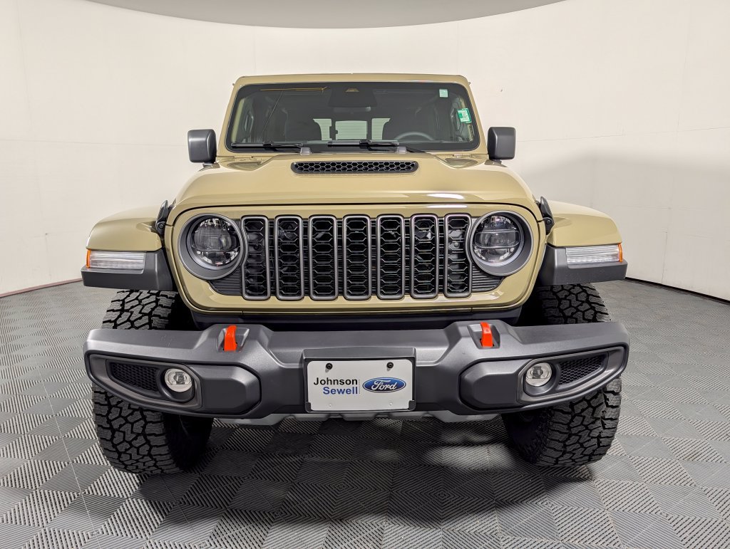 Used 2026 Jeep Gladiator Mojave AWD/4WD image 3