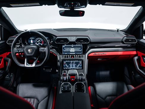 Used 2024 Lamborghini Urus S image 10